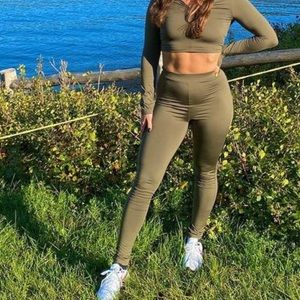 TOP/PANT SET! Long sleeve pants olive green